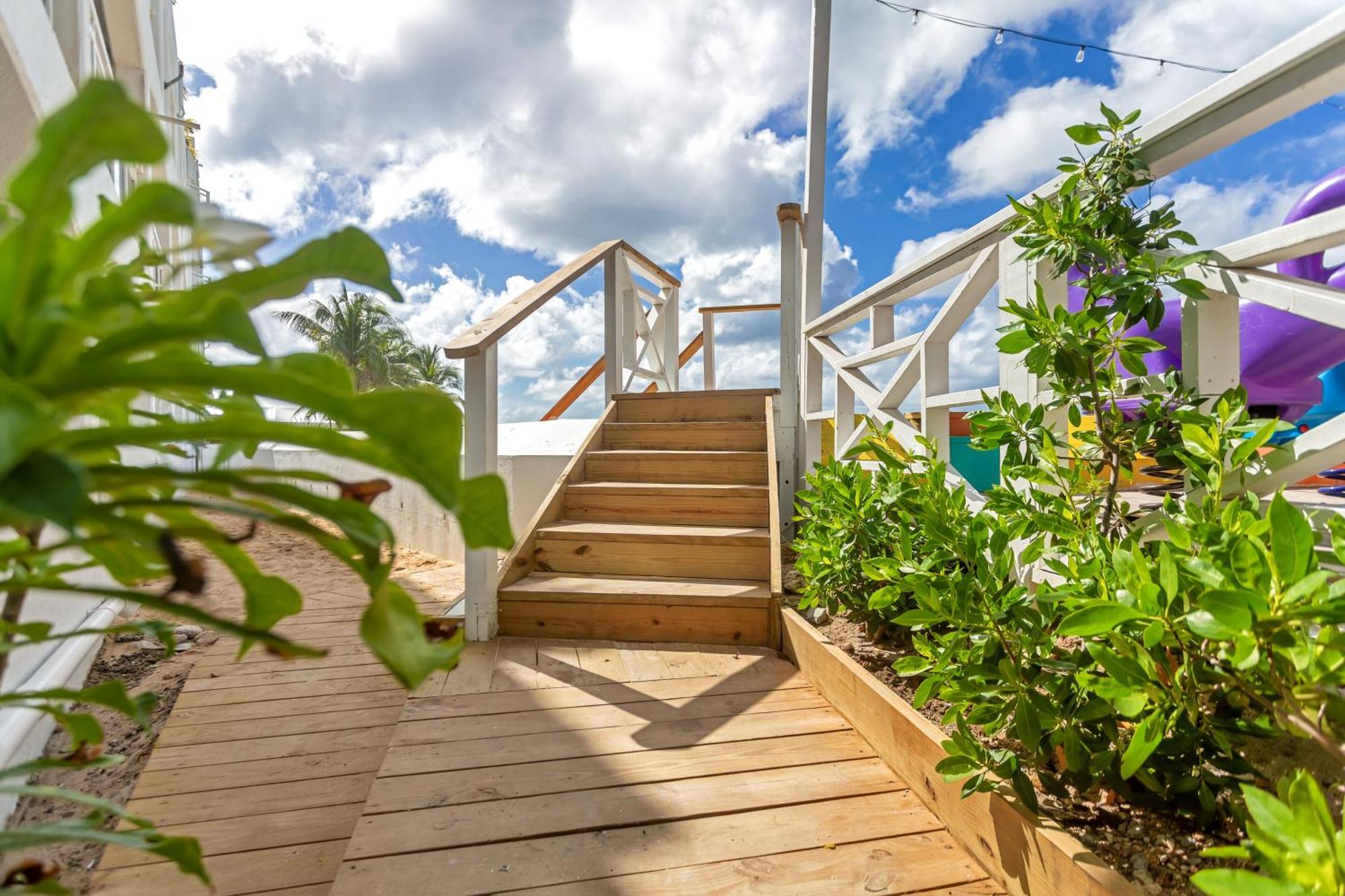 Maho Beach House - Petite Studio - Beach Access Exterior foto